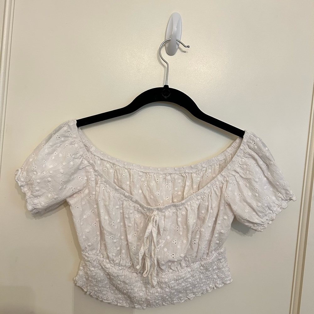 WHITE CROP